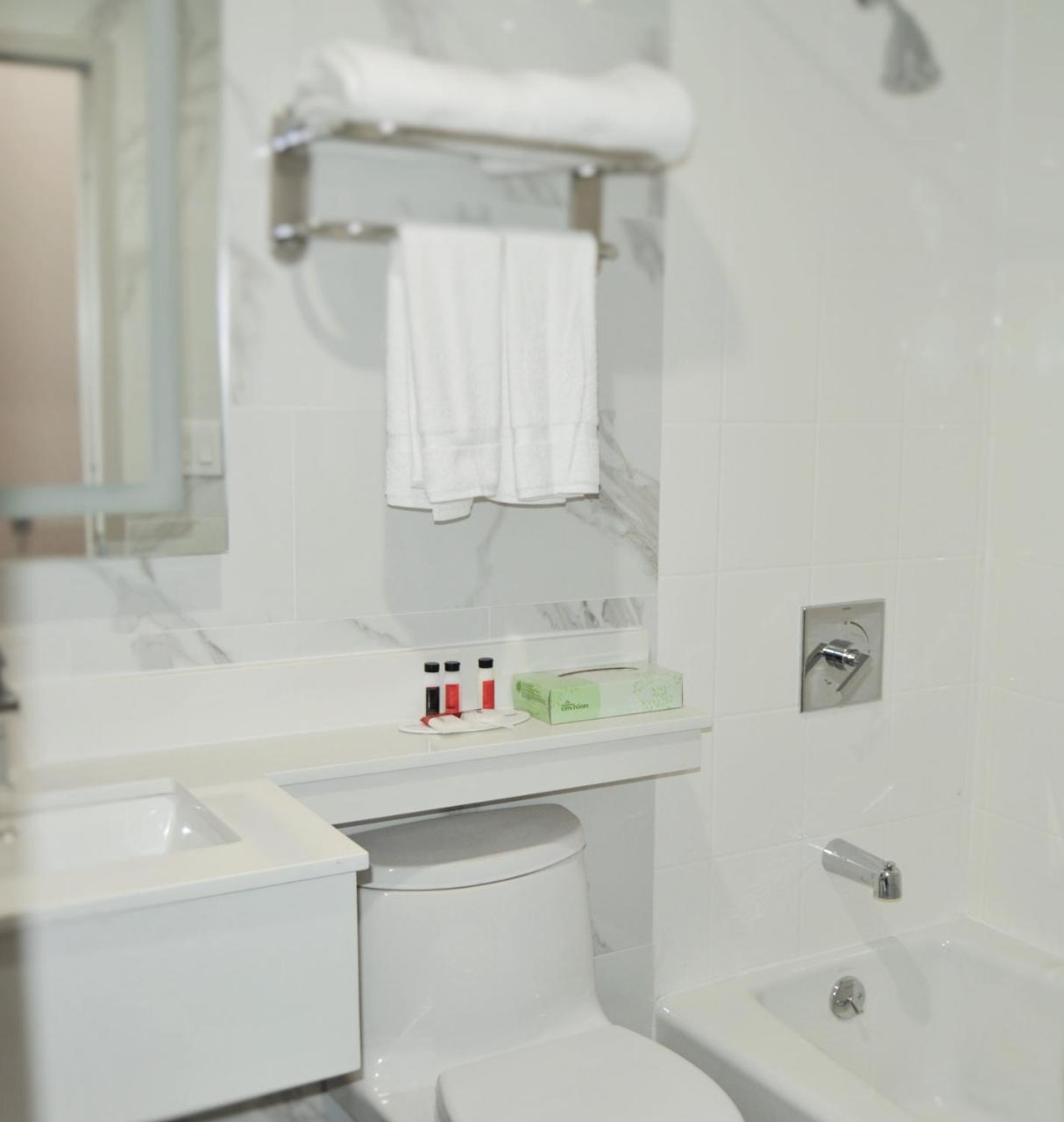 โวยาจ โฮเต็ล Hotel นิวยอร์ก ภายนอก รูปภาพ